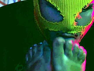 Brunette BBW Ties Feet For Wax Play