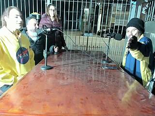 so ma santos oficial and binho ted are inviting rafão otaku to give his ass to luana reis live on incancelaveis podrecast, it's all amateur action.