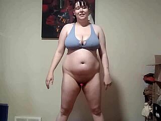 Working out pantsless with vibrator inside, feeling slutty?