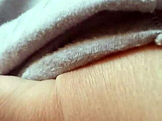 Milf touches herself to orgasm in pajamas 😊