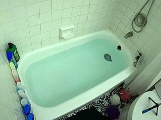 candy cruise in the bathtub, main 4