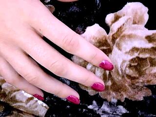 i'm a shy yung brunette, suckin big hard cock at audishun, feelin orgasm