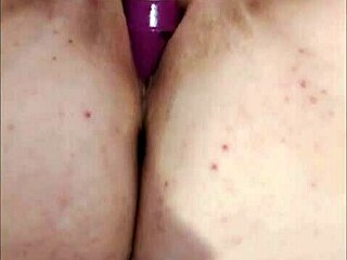 novinha says, watch me masturbate with toys?