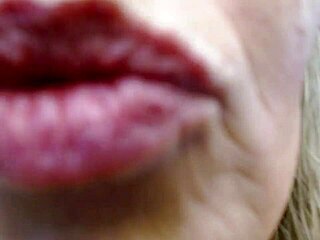 Mature beauty just out of shower, needs a smoke 😶