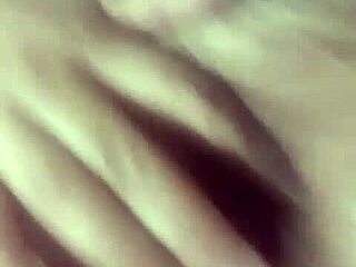 Andy MÉXICO masturbates her PUSSY to ORGASM solo.