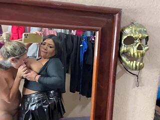 Peguei minha inquilina se masturbando e se tocando no quintal de casa ela disse que estava gravando video porno não aguentei e participei