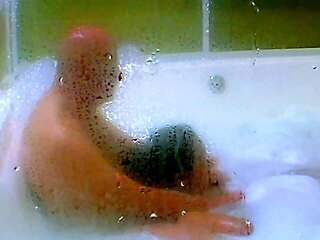 preview of cum into my jacuzzi with agarabas and olpr