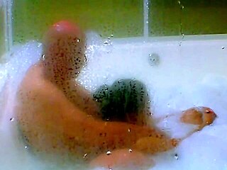 preview of cum into my jacuzzi with agarabas and olpr