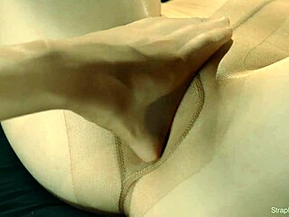 pussy licking in pantyhose leads to intense lesbian pleasure