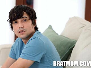 Stepmoms Pearl Necklace Danielle Renae Ricky Spanish