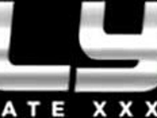 i'm watchin curvy kira queen n mugur in this rare sex video on only3x