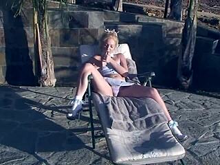 i streched that nauty blonde's tite asshole outdoors fer smokin'