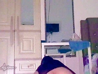 delicious pussy sexy asian girl big ass and fuck at midnight - pov