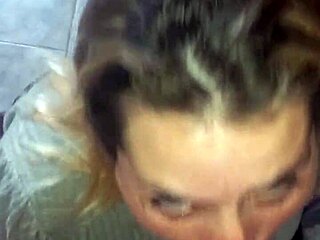 Rico mañanero y chupada de cabeza que le doy a esa verga negra, ¡qué rico!