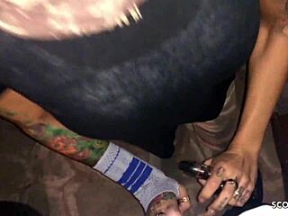 Deutsche party schlampe, fremde typen lecken mich im laden