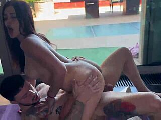 tr�o en el gimansio fue imposible hacer deporte con tremendo culo al lado