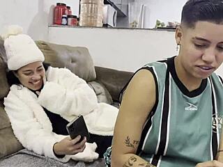 No banho com a boyceta cristal ortega gostosa peladinha