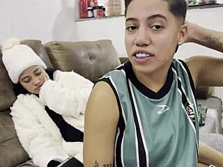 No banho com a boyceta cristal ortega gostosa peladinha