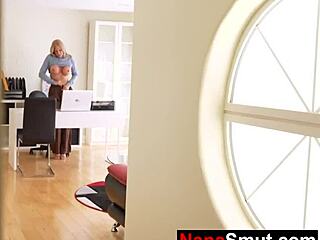 Hot gilf step granny sucking my cock 😍