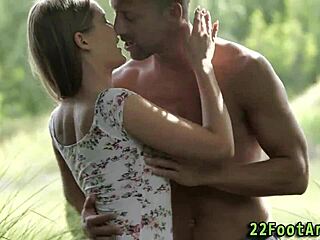 Babe Receives Toes Cumshot