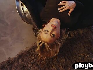 Big Ass Blonde MILF Anna Claire Clouds Poses Naked!