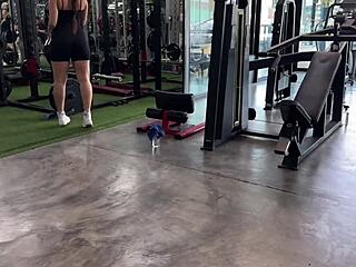 i spotted fresh meat at the gym, gotta fuck that bubble butt fit girl hard