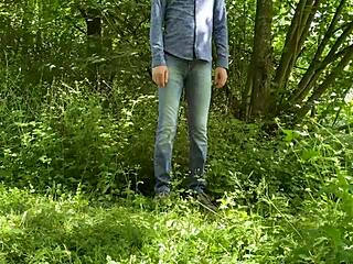 Fat MILF removes panties and pisses outdoors with stranger in duet