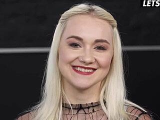 ब्लॉन्ड टीं 18+ ह्यूज ट्रेनर के साथ इंटेंस वर्कआउट में लिमिट्स एक्सप्लोर करती है