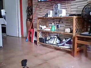 ruiva casada e safada chama o amante em casa fode com ele e depois conta pro marido e leva gozada na cara