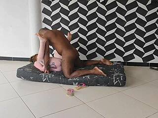 putting hard into the novinha to relieve her stress with rough sex
