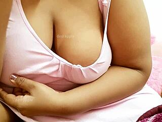 bihari lady's huge boobs bounce