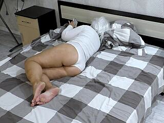 Stepmom Squeezes Ass Tight For Stepson's Anal Fuck