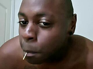 cleaning stretching and massaging my face while listening to remixes of they go both wayz