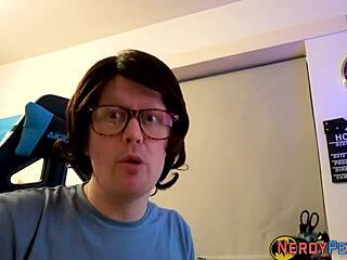 Newbie gives head to nerd in tricky encounter