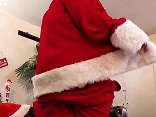 Chubby Chick Karla Lane Toys Pussy Solo On Christmas