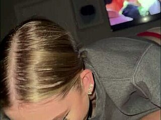 Petite college blonde fucks after the first date - baby bree