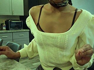 Quick blow job and cum in mouth before mass