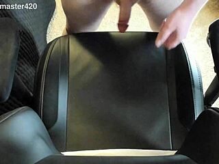 This is a massive cum spray.