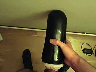 Follando mi fleshlight hasta que me corro