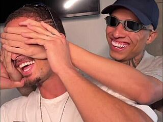 Putaria a 3 muita diversao e sexo quente com dotado