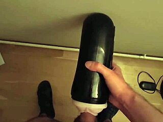 Follando mi fleshlight hasta que me corro