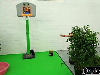 does the blindfolded guy fuck her pussy with a dildo?