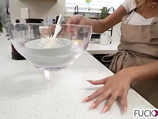 little barista mina luxx at work