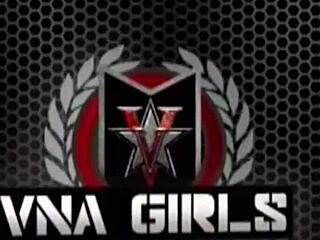 Adorning Jessica Raynes Barefoot Soles With Philly Jhons Warm Essence