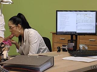 Loan4k Hottie Braucht Neue Musikinstrumente Um Eine Sexy Session Zu Haben 😍