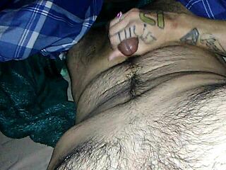 Darius Andino Cumming Hard In Usa Masturbation Scene