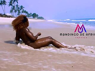 Mdx gives big black cock blowjob when wet