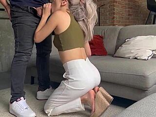 Flaca Cachonda Chupa Y Monta Verga Del Cuñado