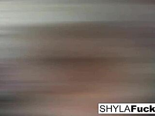 hot shyla stylez takes a big cock in hardcore blowjob 😈