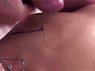 Vicky als sekretärin treffen mit kunde und sie ficken mit ohne kondom